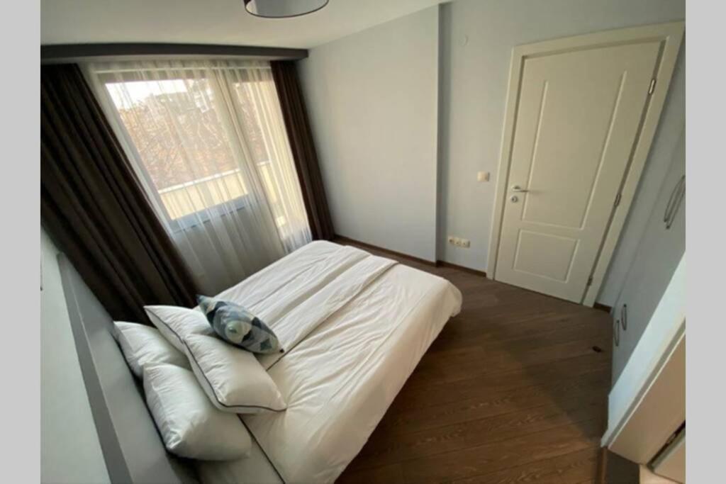 Lux 1Bd/1Ba City Center Apartment بلاغويفغراد المظهر الخارجي الصورة